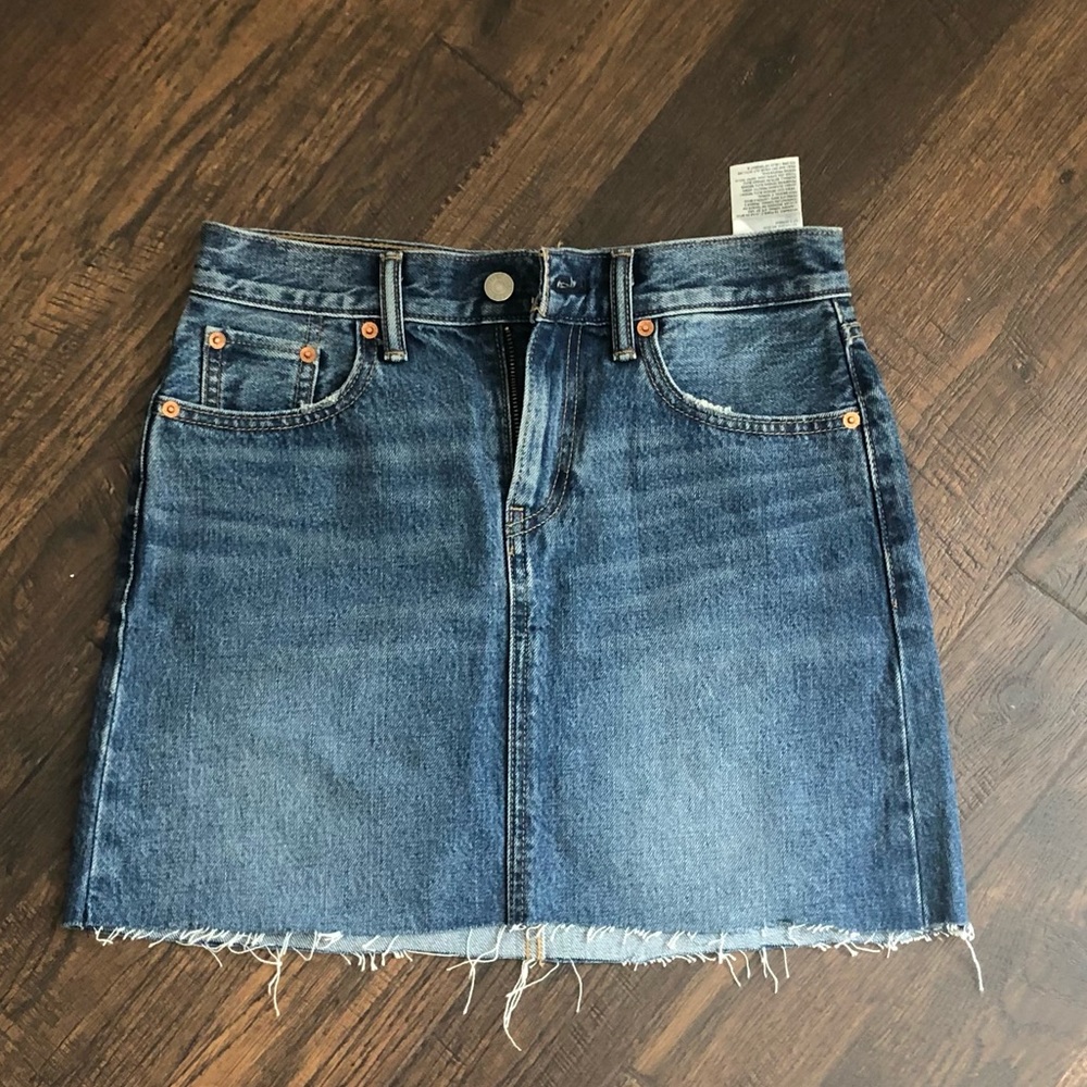 Levi’s Raw Hem Denim Skirt